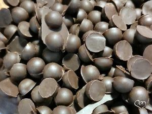 Gocce di cioccolato fondente e peperoncino